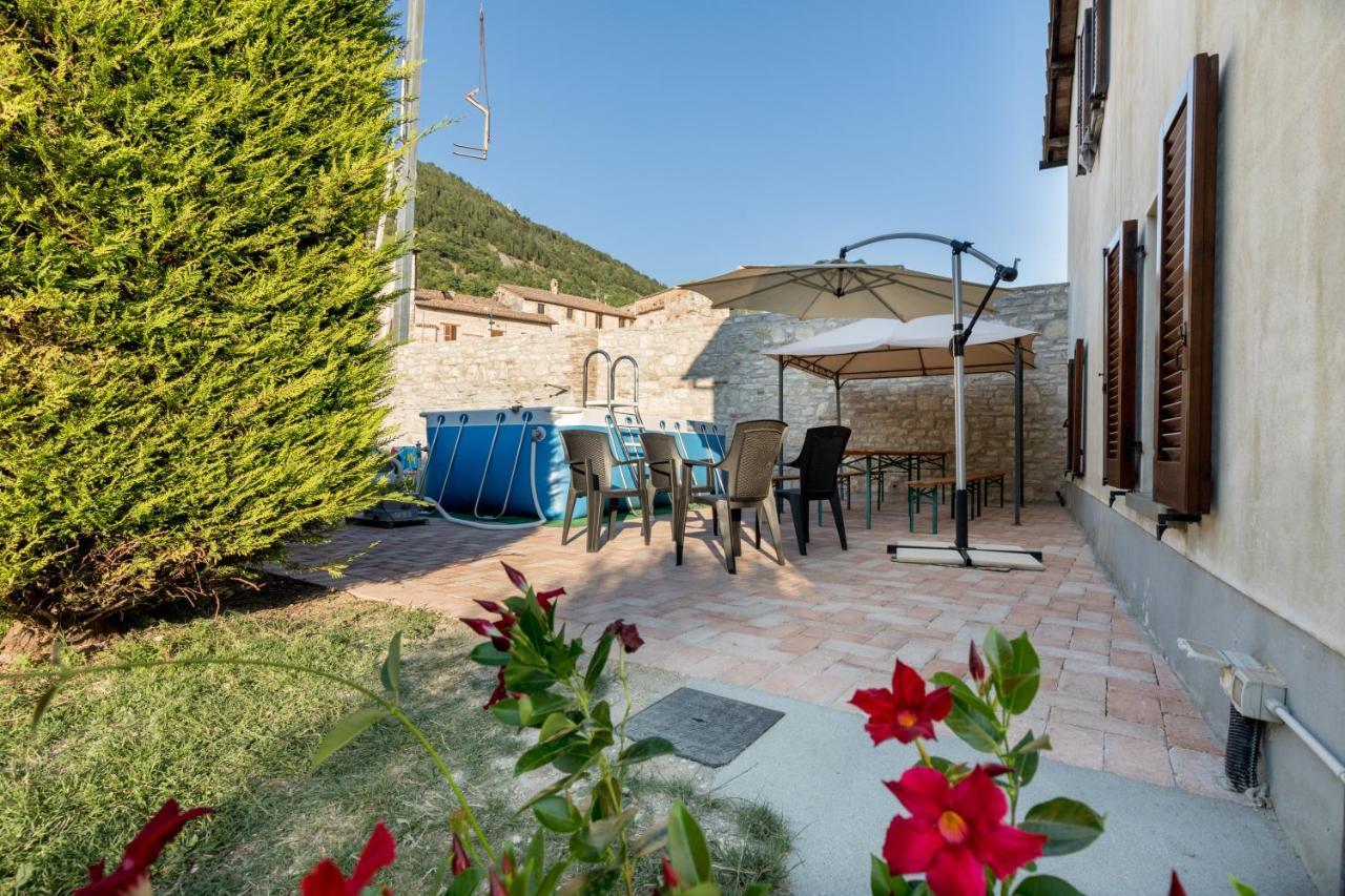 Borgo Santa Lucia Apartment With Private Parking & Garden Γκούμπιο Εξωτερικό φωτογραφία
