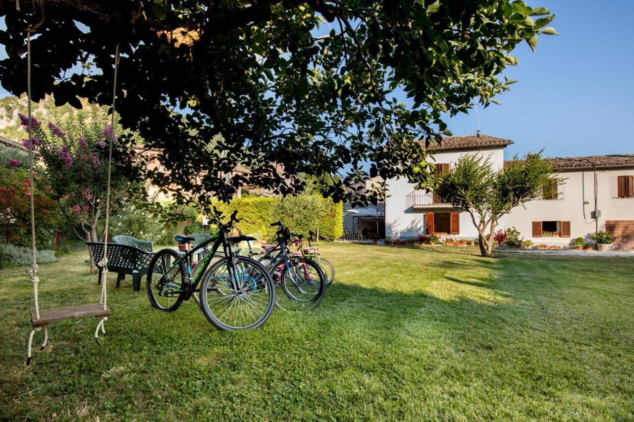 Borgo Santa Lucia Apartment With Private Parking & Garden Γκούμπιο Εξωτερικό φωτογραφία